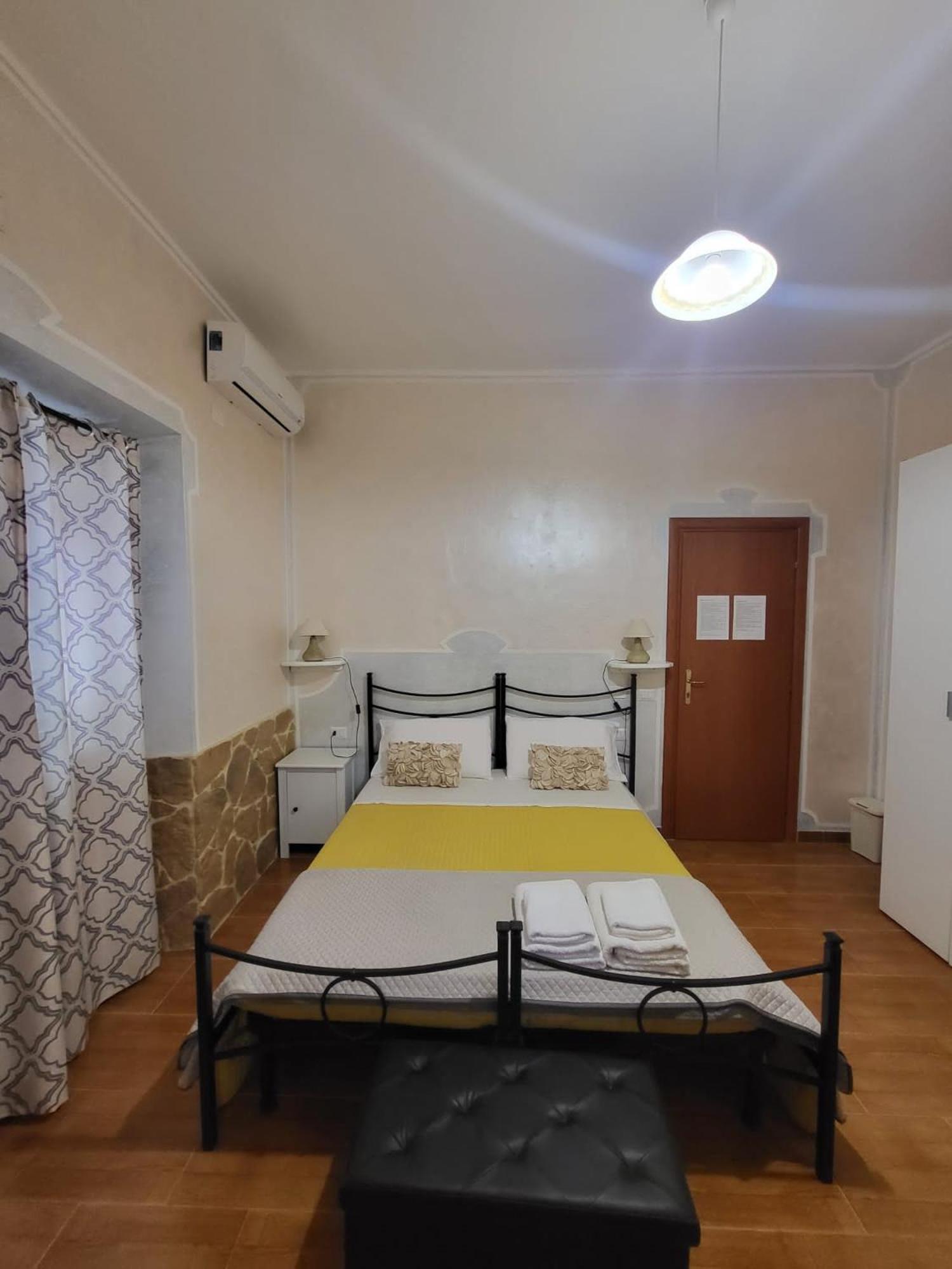 B&B Il Girasole SantʼAnna Arresi Exterior foto